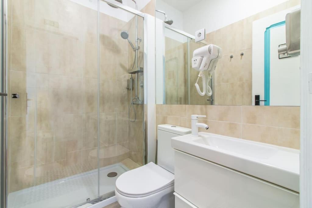 Downtown 7 Bedroom Apartment - Liberdade Lisbon Luaran gambar