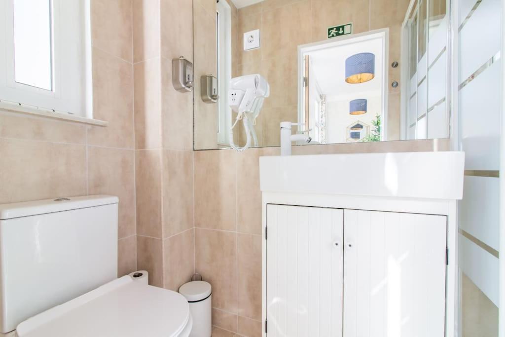 Downtown 7 Bedroom Apartment - Liberdade Lisbon Luaran gambar